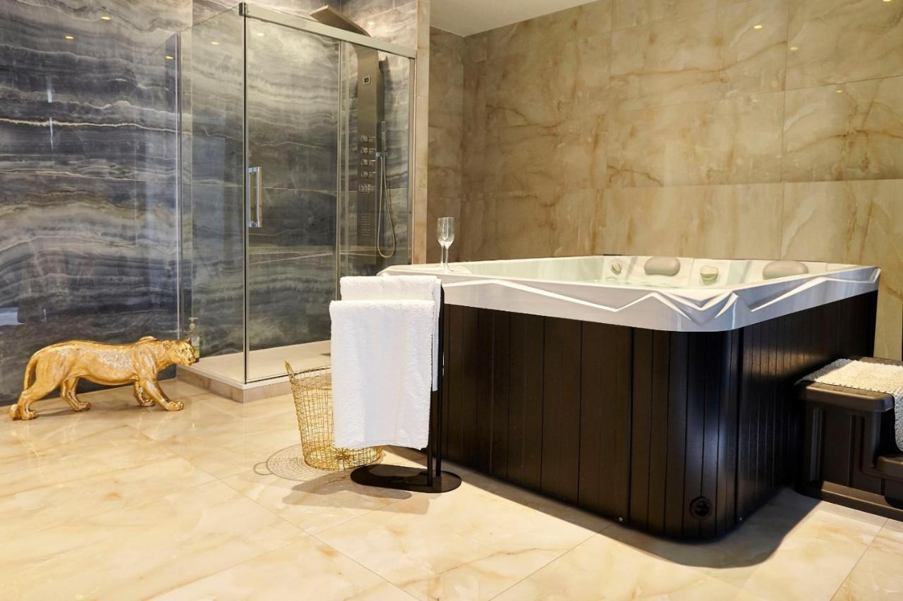 Golden Junior - Jacuzzi Apartman Rouen Kültér fotó